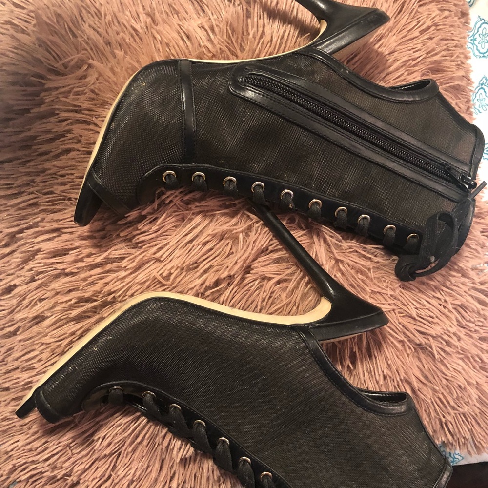 Also heels - Picture 2 of 2